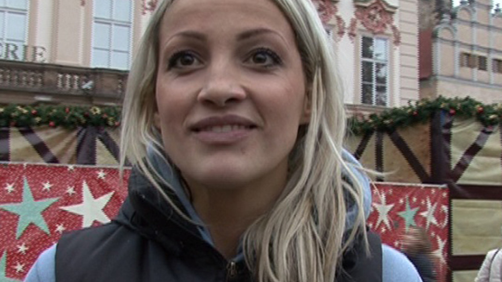 Přehraj Štastné a anální Vánoce