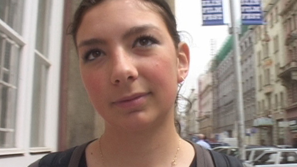 Přehraj S Julií na veřejném WC