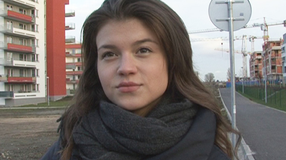 Přehraj Osmnáctiletá nymfomanka