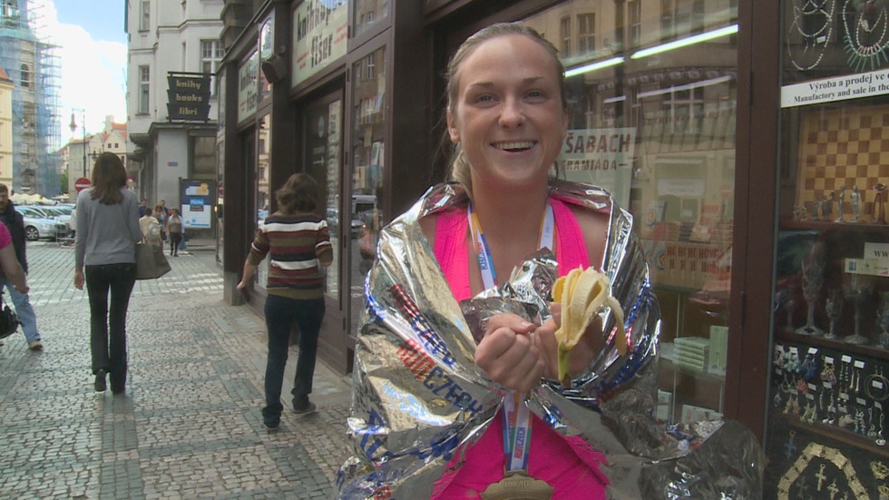 Přehraj Holka z pražského maratonu